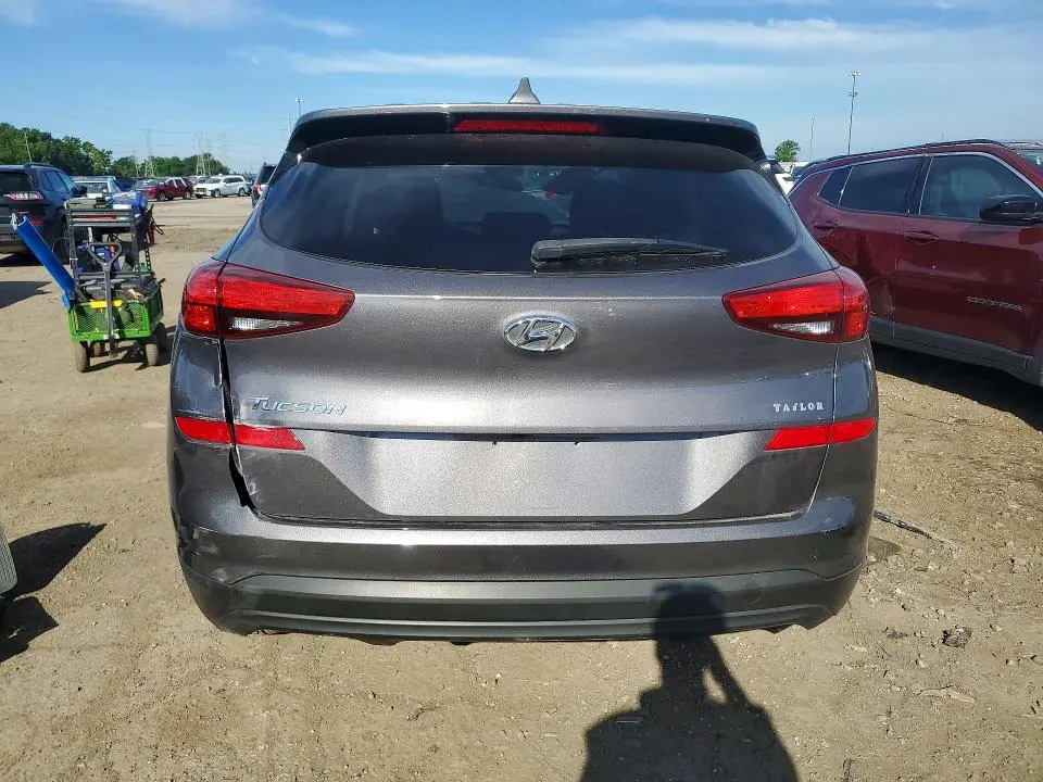 2021 HYUNDAI TUCSON SE  