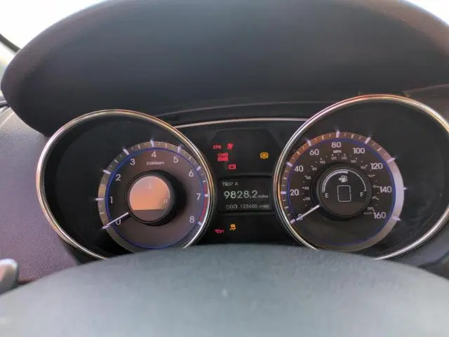 2011 HYUNDAI SONATA SE  
