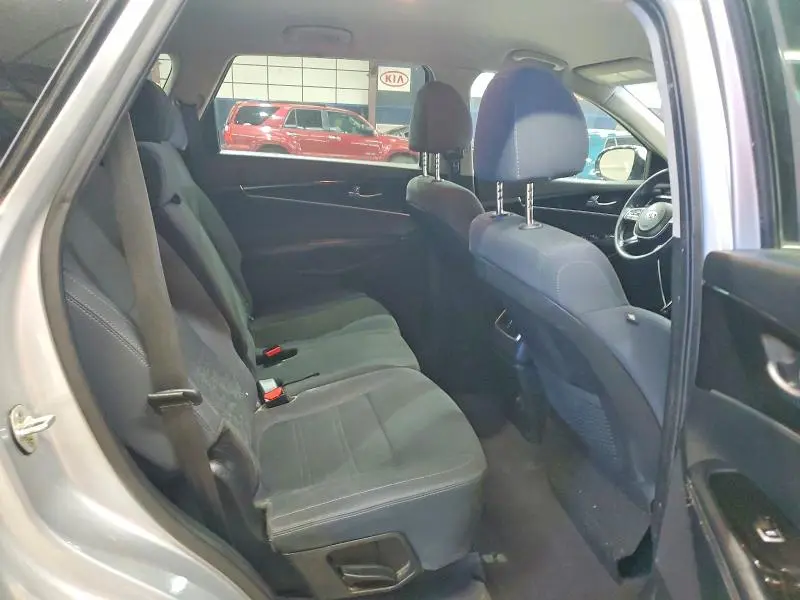 2019 KIA SORENTO LX V6  