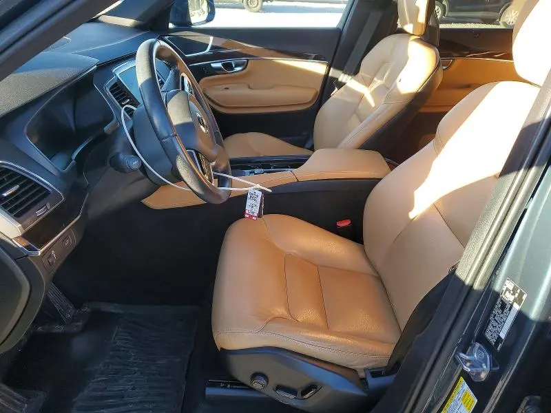 2019 VOLVO XC90   
