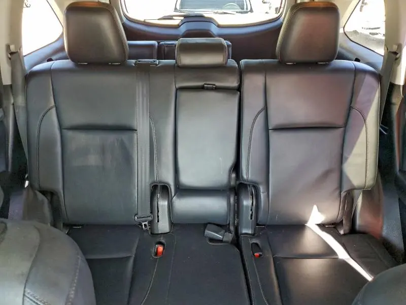 2017 TOYOTA HIGHLANDER SE  