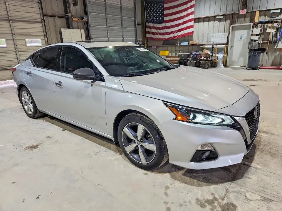 2020 NISSAN ALTIMA SV  