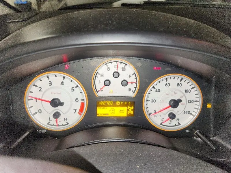 2010 NISSAN TITAN SE  