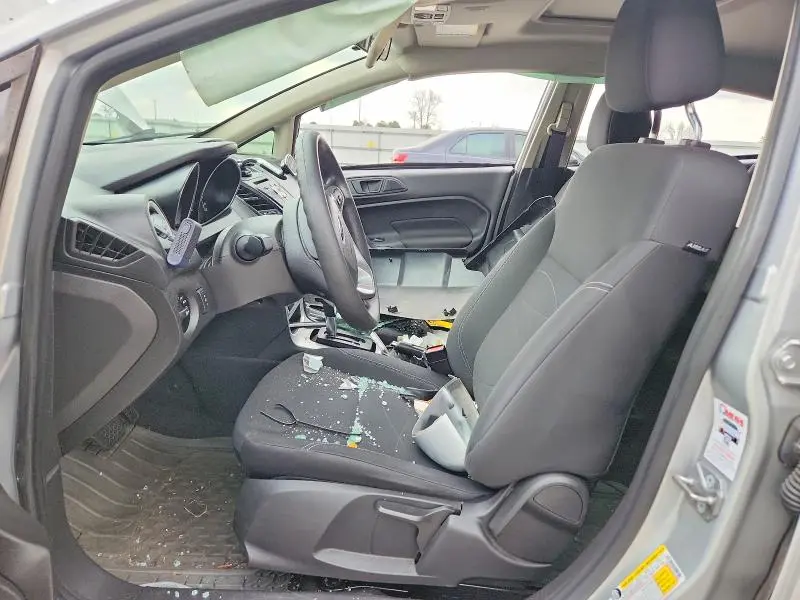 2018 FORD FIESTA SE  