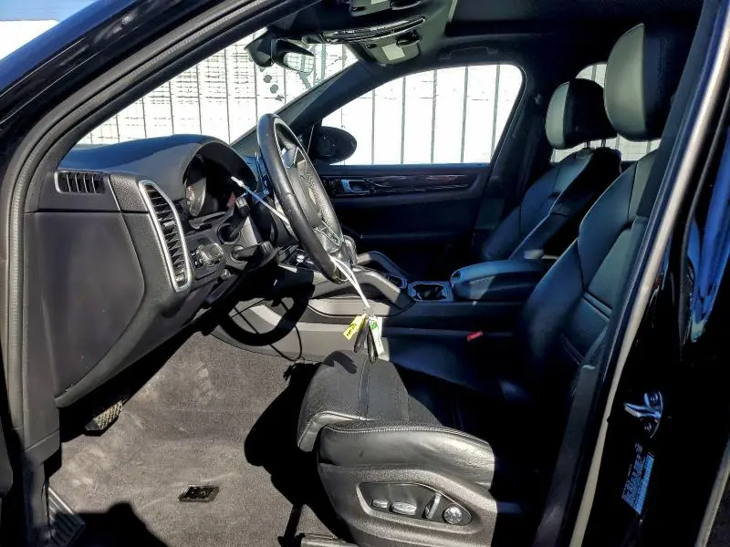 2021 PORSCHE CAYENNE   