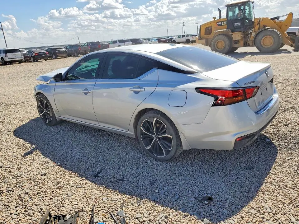 2023 NISSAN ALTIMA SR  