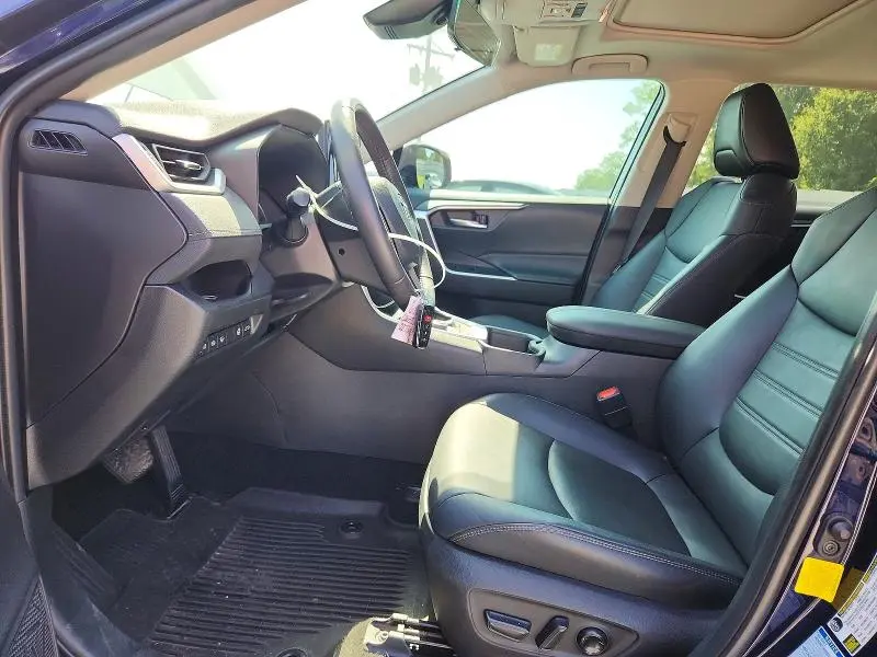 2022 TOYOTA RAV4 XLE PREMIUM  