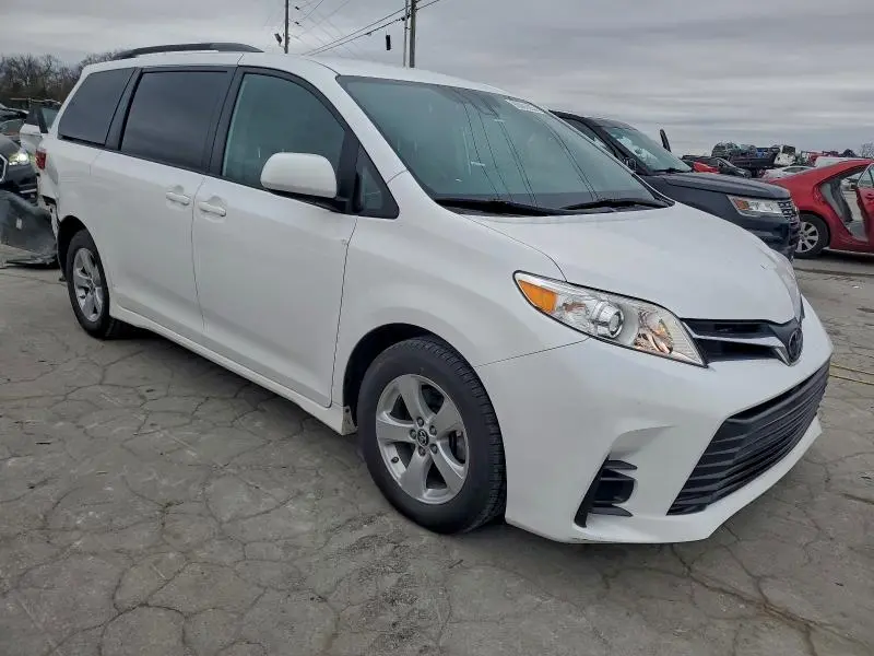2019 TOYOTA SIENNA LE  