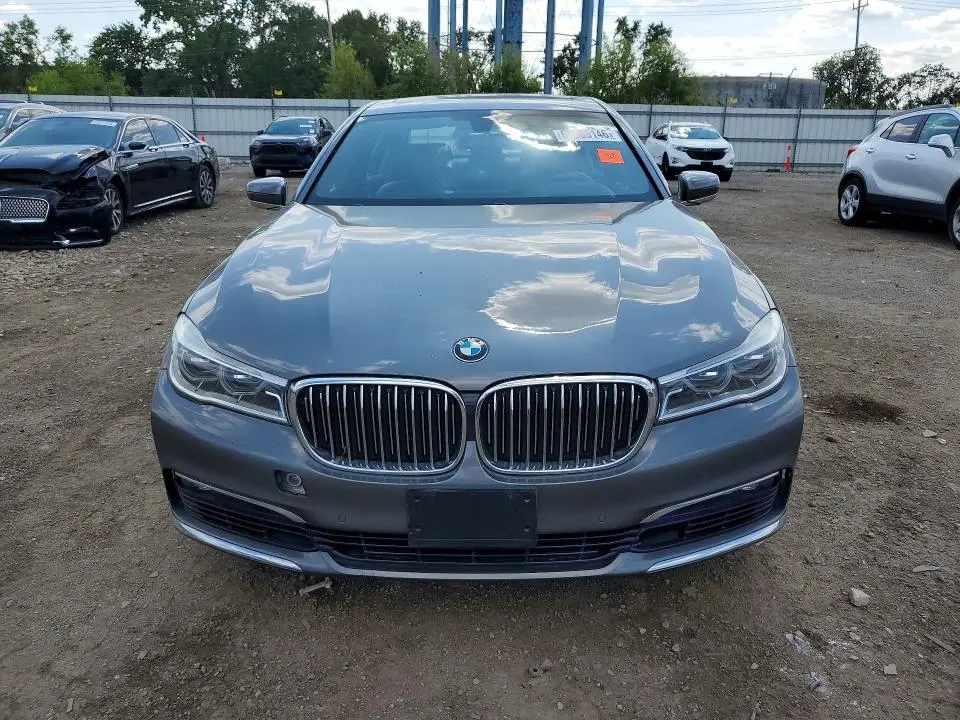 2016 BMW 750 XI  