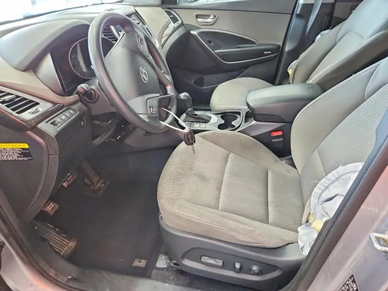 2017 HYUNDAI SANTA FE SE  