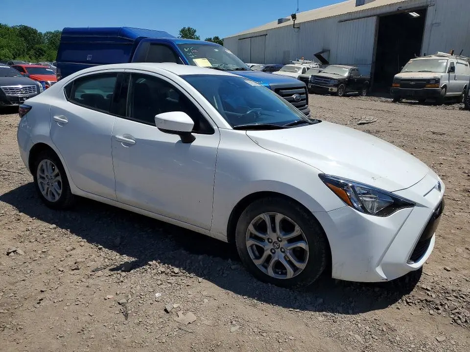 2017 TOYOTA YARIS IA BASE  