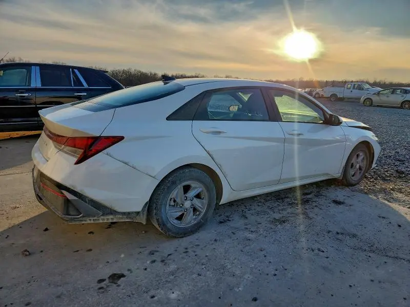 2024 HYUNDAI ELANTRA SE  