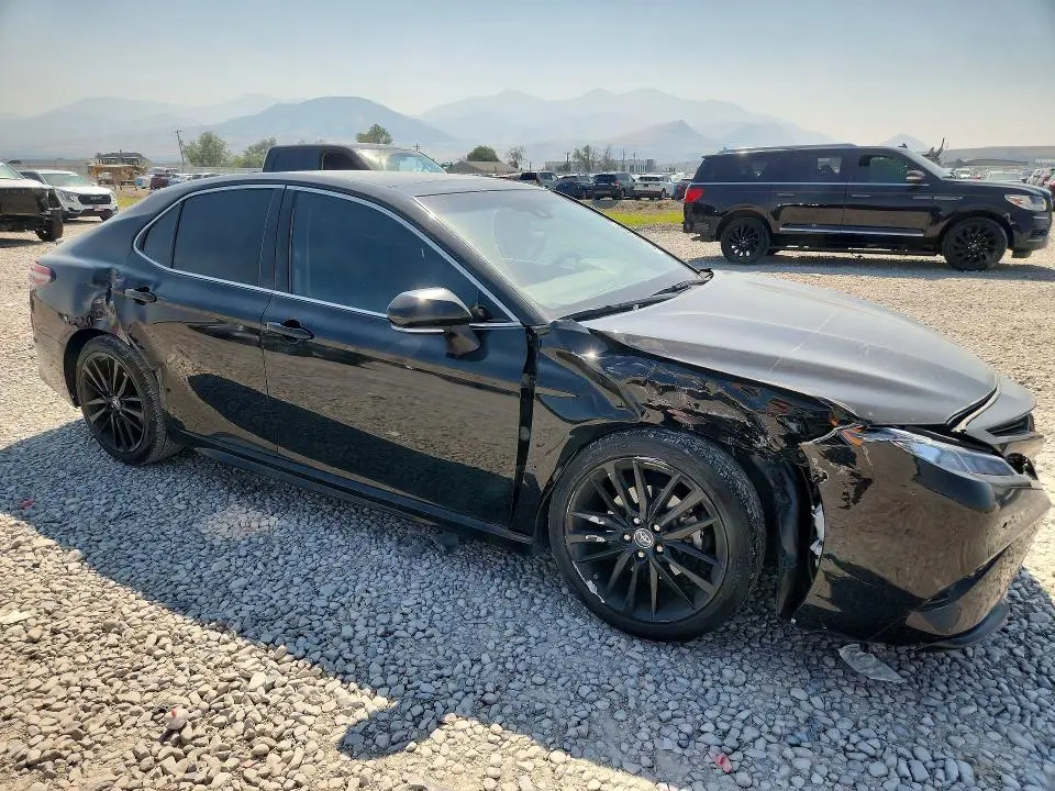 2018 TOYOTA CAMRY XSE  