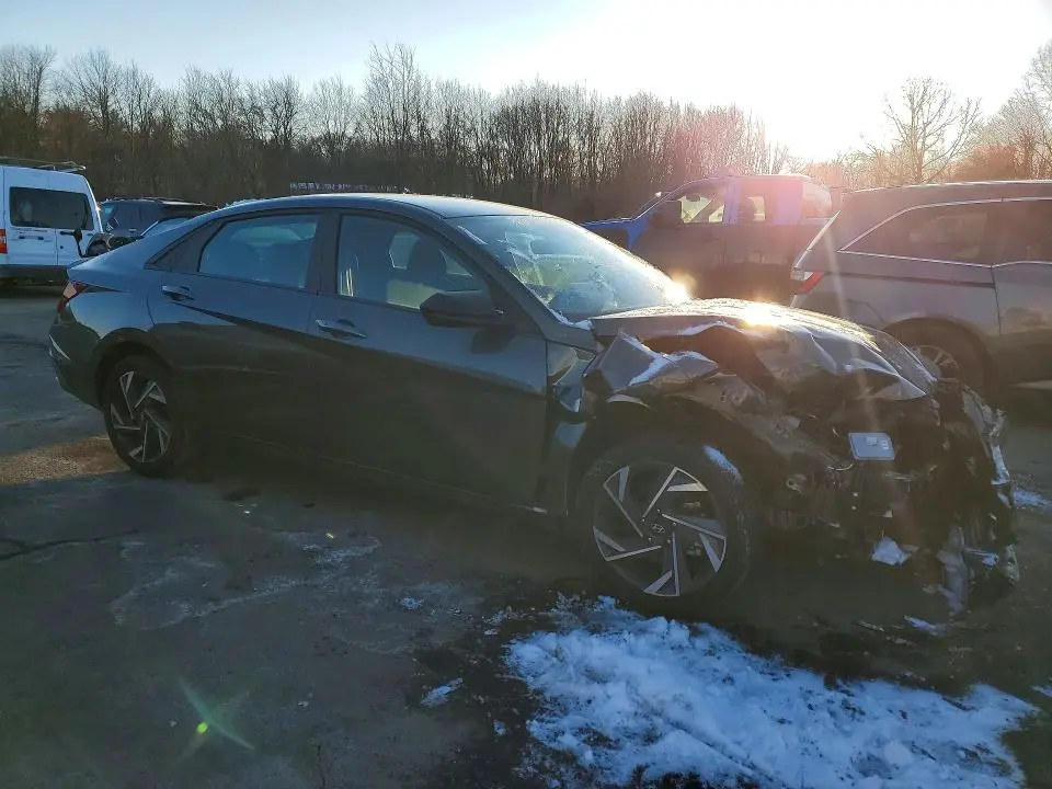 2025 HYUNDAI ELANTRA SEL SPORT  