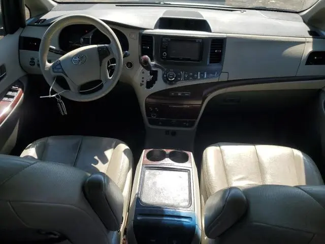 2012 TOYOTA SIENNA XLE  