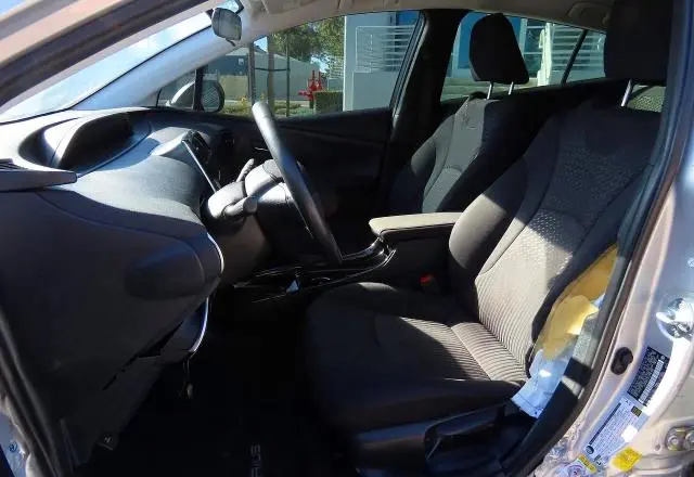 2018 TOYOTA PRIUS THREE  