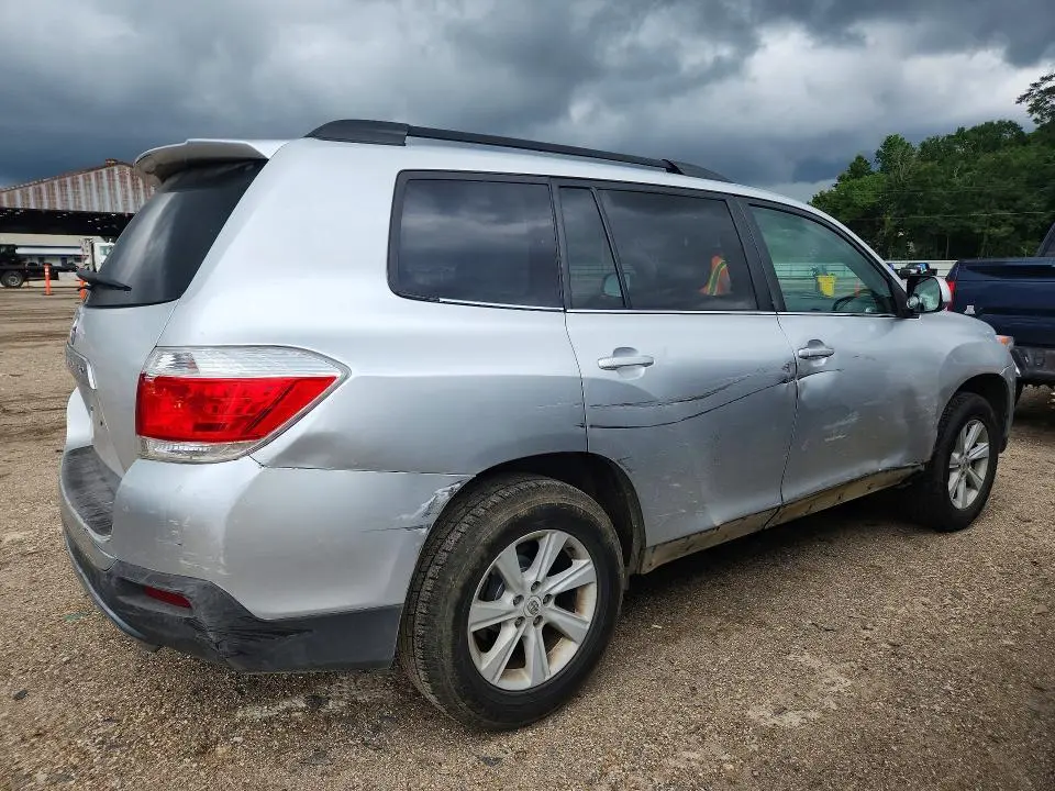2013 TOYOTA HIGHLANDER PLUS  