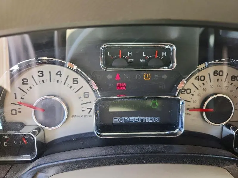 2011 FORD EXPEDITION EL XLT  
