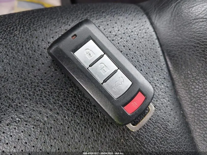 2014 MITSUBISHI OUTLANDER SE