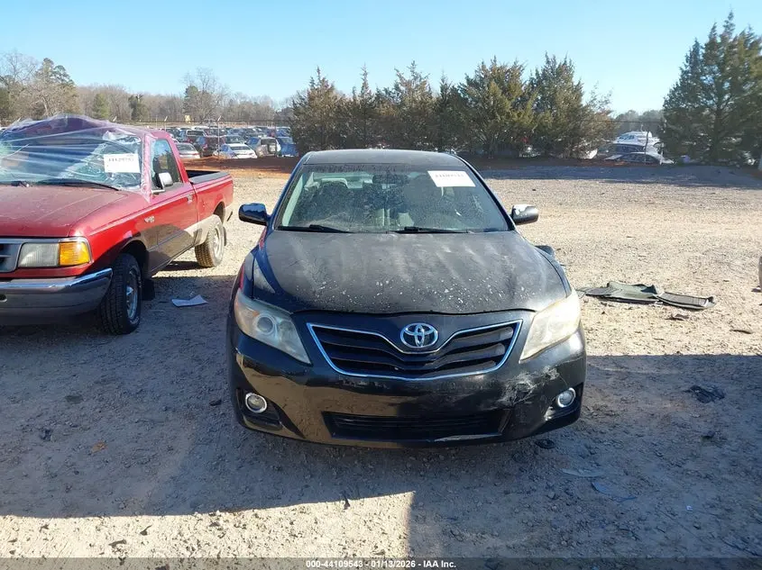 2011 TOYOTA CAMRY LE