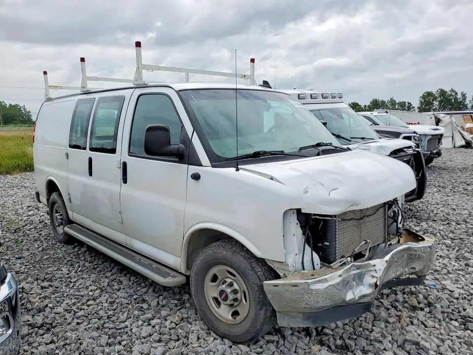 2022 GMC SAVANA   