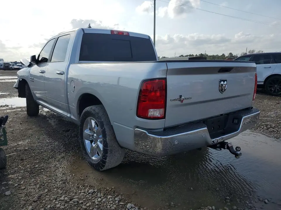 2017 RAM 1500 SLT  