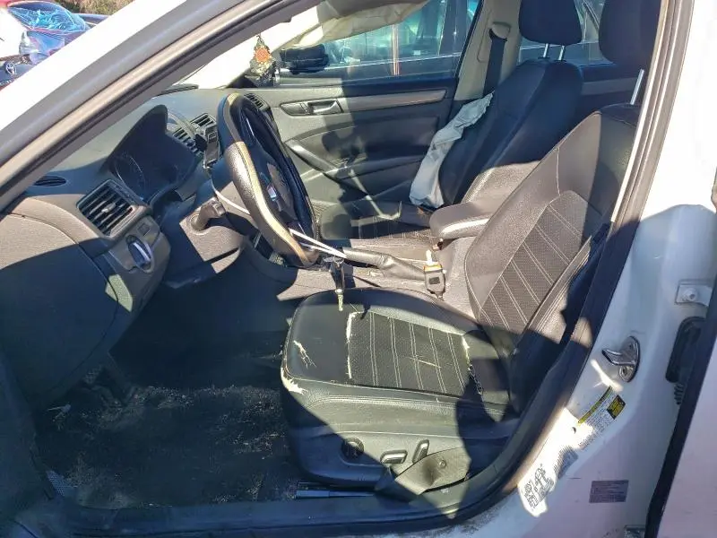 2015 VOLKSWAGEN PASSAT SE  