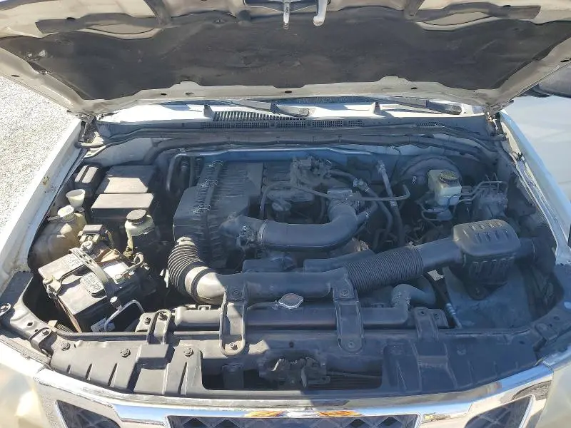 2013 NISSAN FRONTIER S  