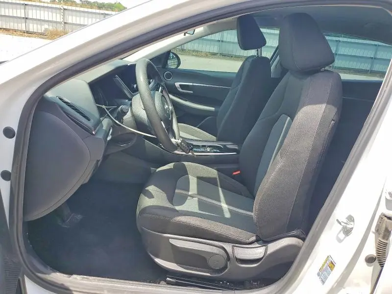 2021 HYUNDAI SONATA SE  