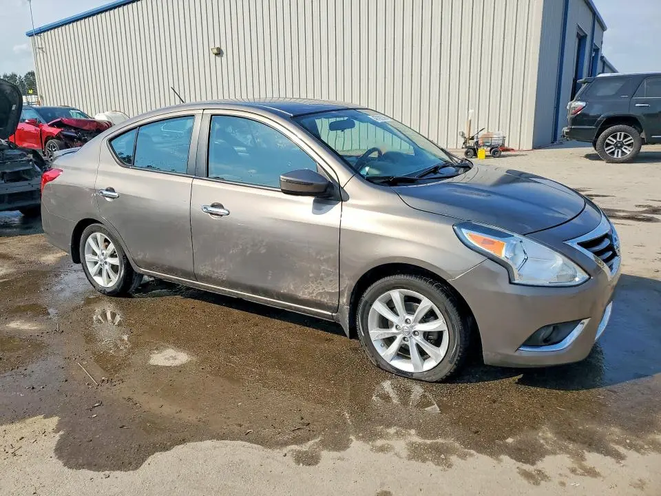 2015 NISSAN VERSA   