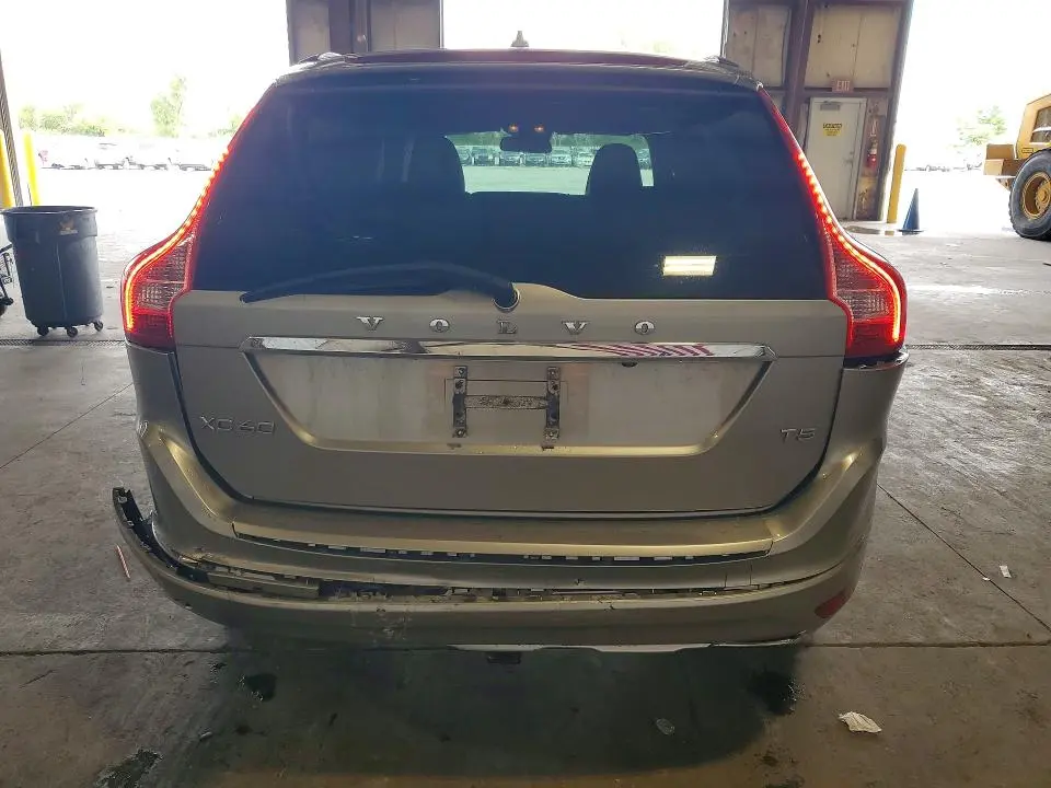 2015 VOLVO XC60 T5 PLATINUM  