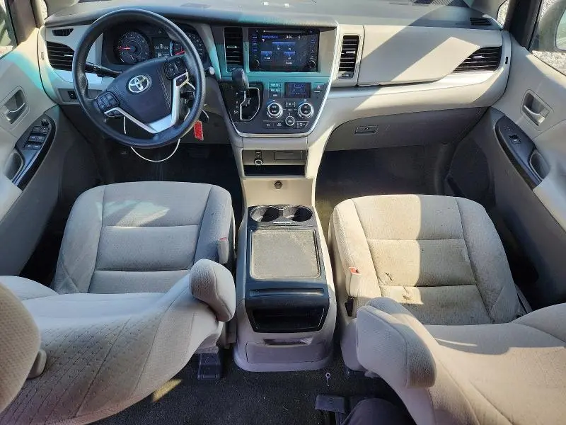 2015 TOYOTA SIENNA LE  