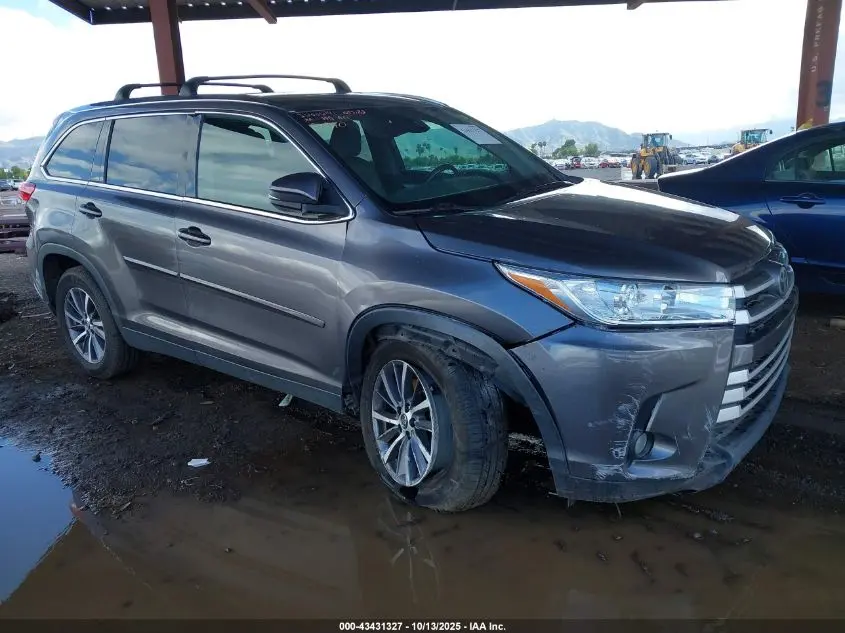 2019 TOYOTA HIGHLANDER XLE