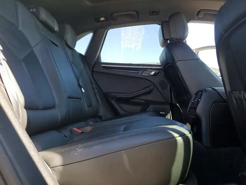 2018 PORSCHE MACAN S  
