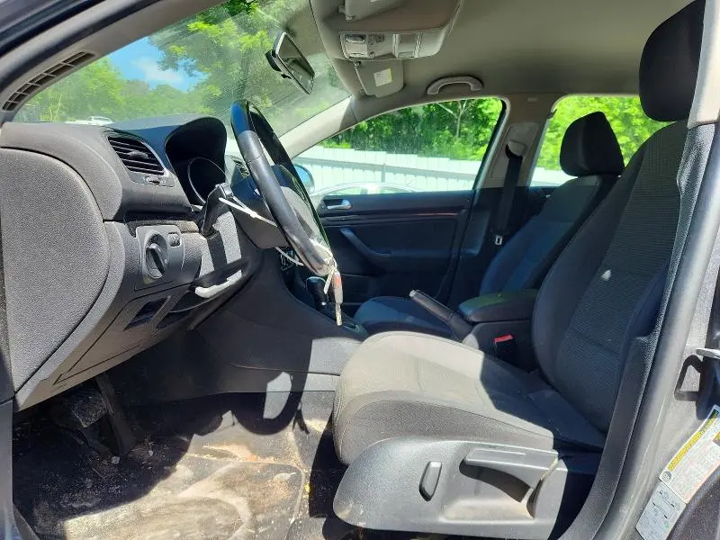 2013 VOLKSWAGEN JETTA S  
