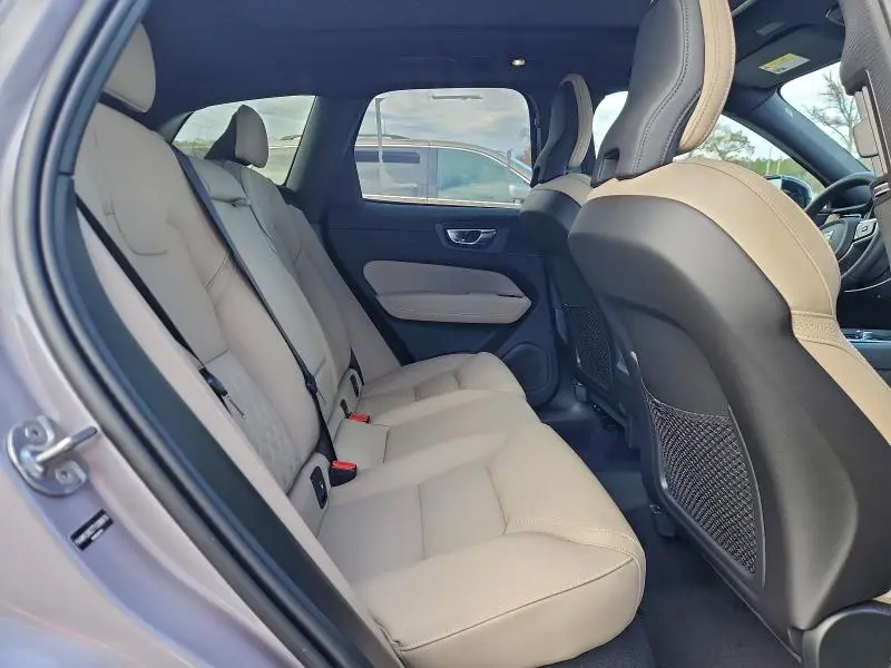 2026 VOLVO XC60 PLUS  