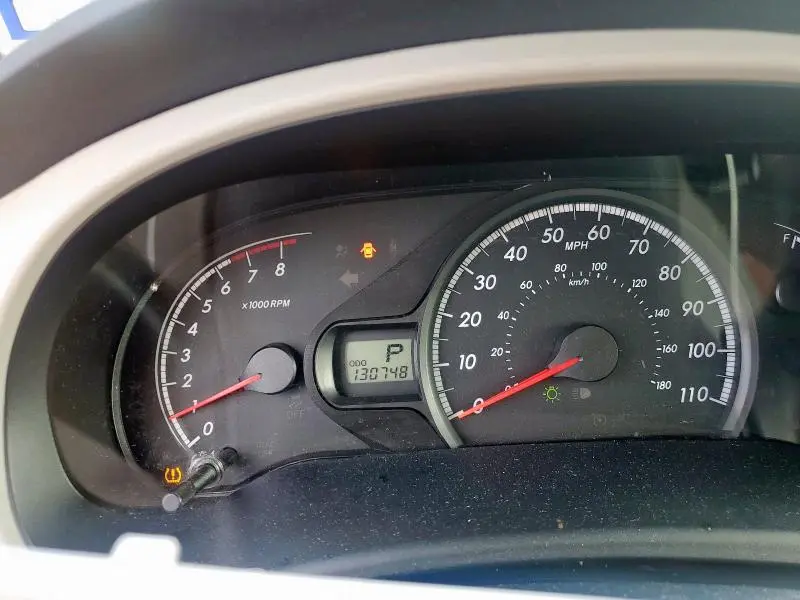 2011 TOYOTA SIENNA LE  