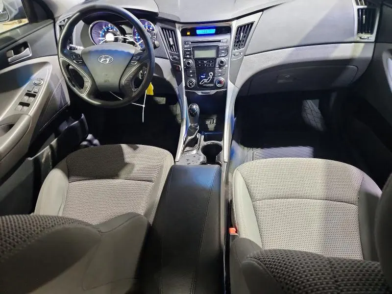 2012 HYUNDAI SONATA GLS  