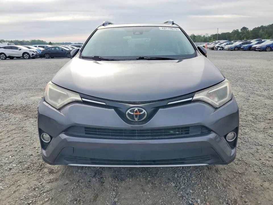 2017 TOYOTA RAV4 XLE  