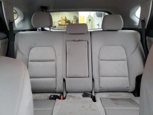 2018 HYUNDAI TUCSON SE  