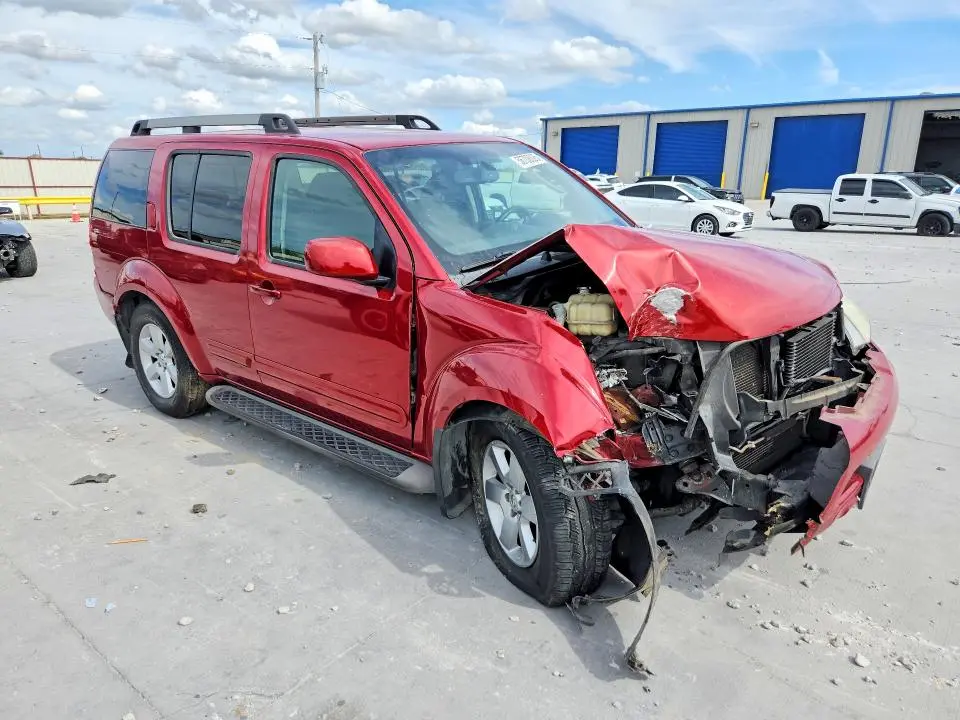 2011 NISSAN PATHFINDER S  