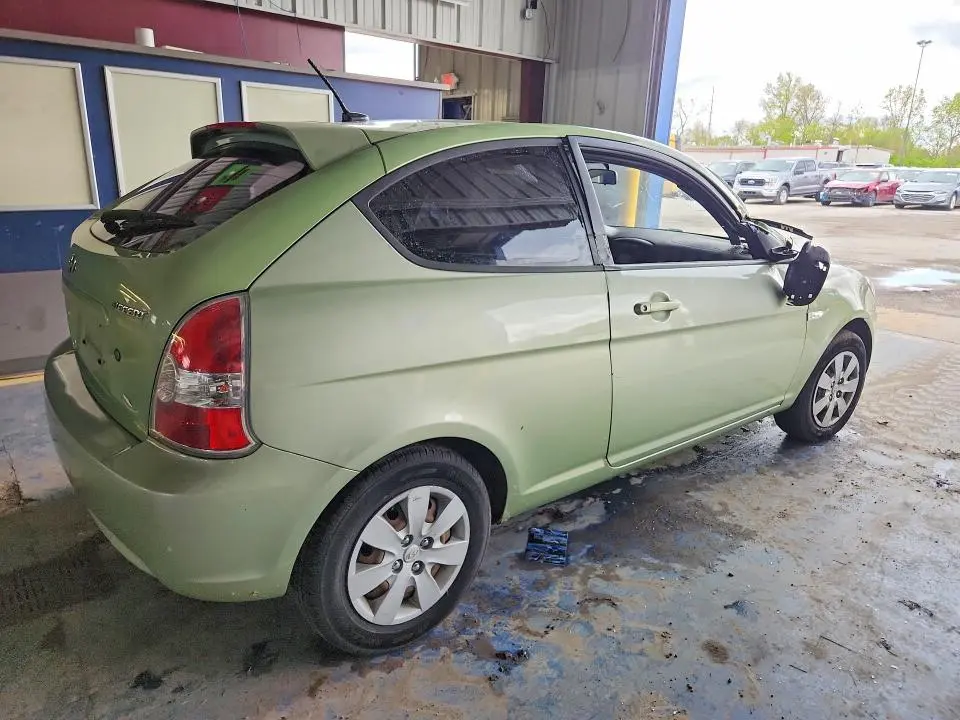 2011 HYUNDAI ACCENT GL  
