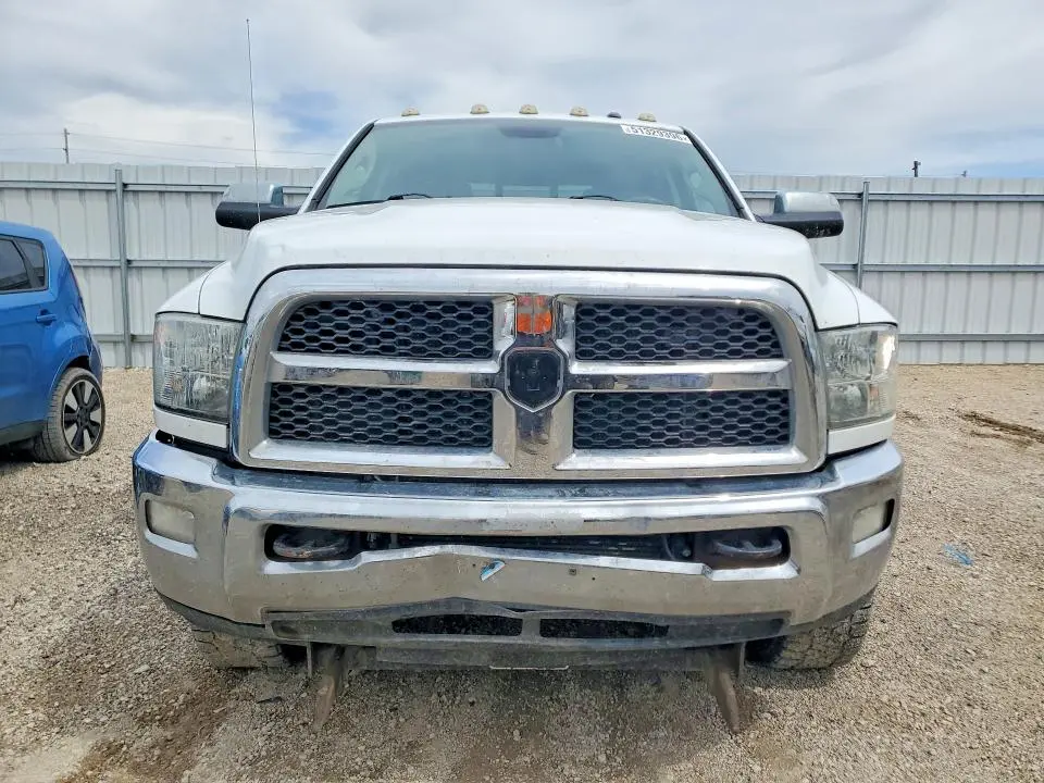 2013 RAM 2500 SLT  