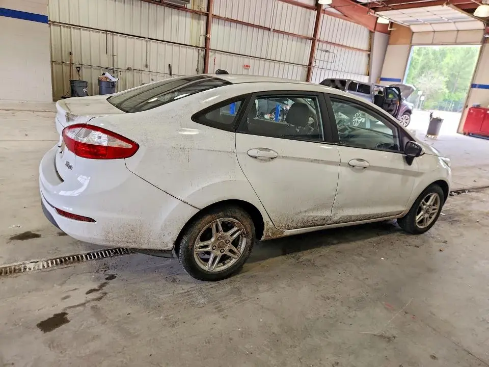 2018 FORD FIESTA SE  