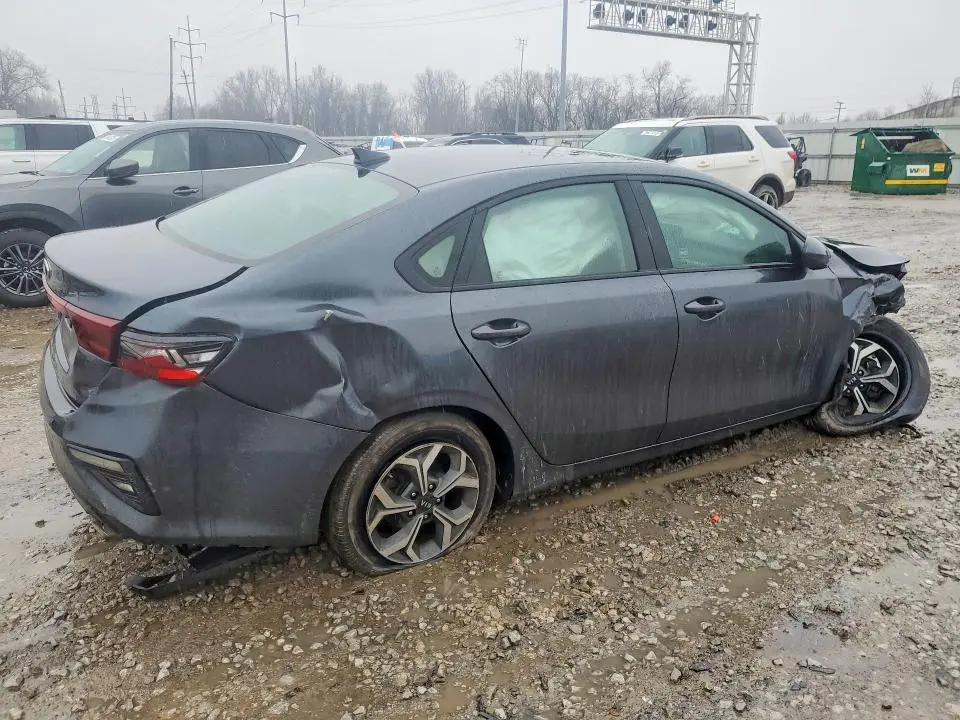 2021 KIA FORTE LXS  