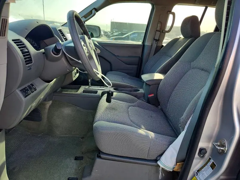 2017 NISSAN FRONTIER SV  