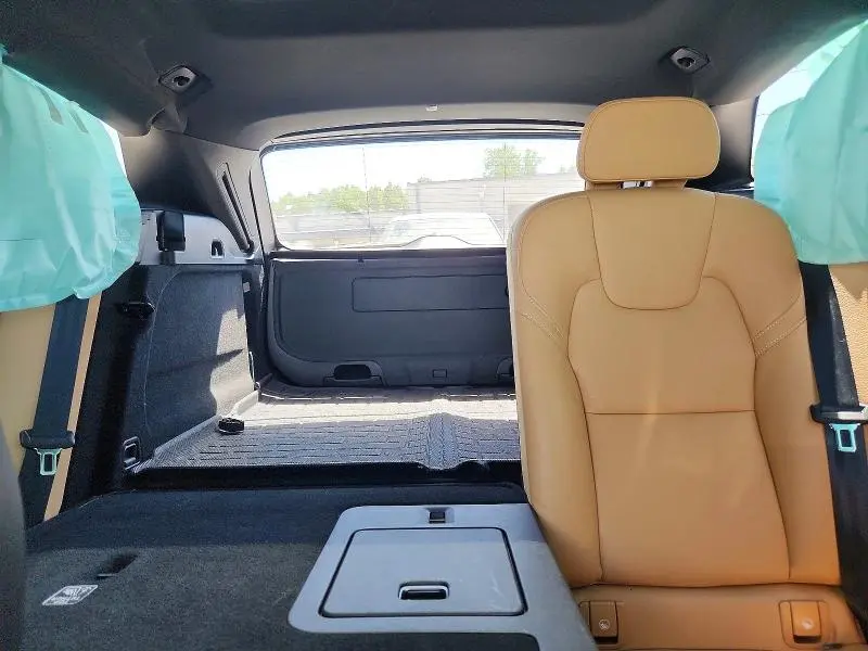 2020 VOLVO XC60 T6 MOMENTUM  