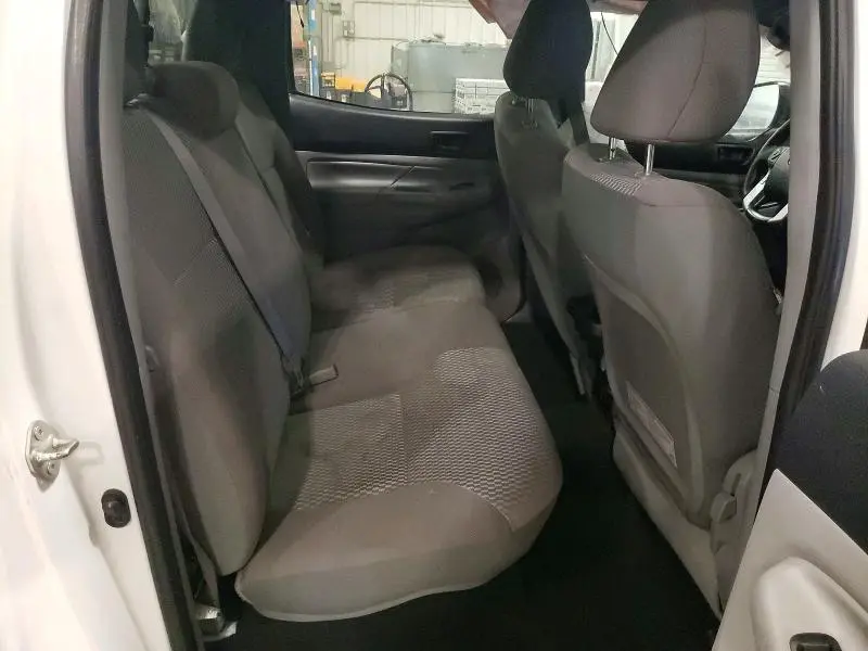 2015 TOYOTA TACOMA V6  