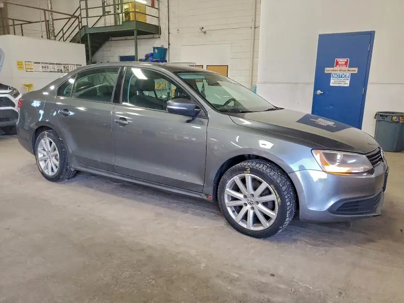2011 VOLKSWAGEN JETTA SE  