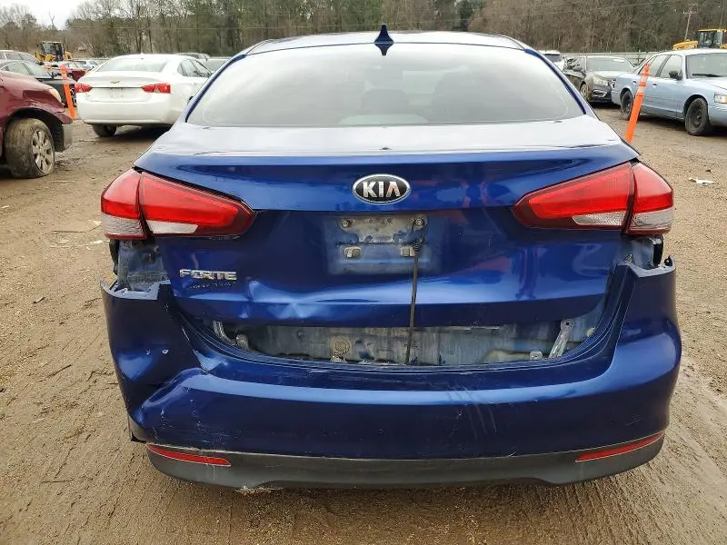 2018 KIA FORTE LX  